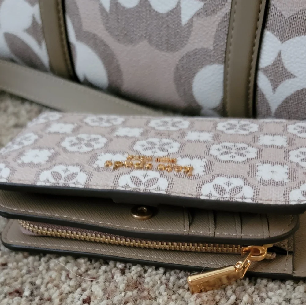 Kate Spade Jacquard Satchel & wallet - Picture 3 of 7